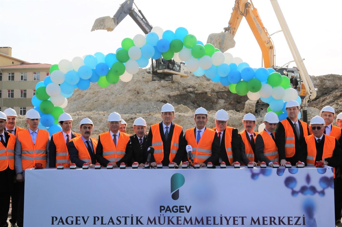 TÜRKİYE’NİN İLK PLASTİK MÜKEMMELİYET MERKEZİ’NİN TEMELİ ATILDI